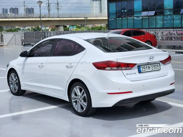 Hyundai Avante 2018 1.6 автомат (гидро), миниатюра 5