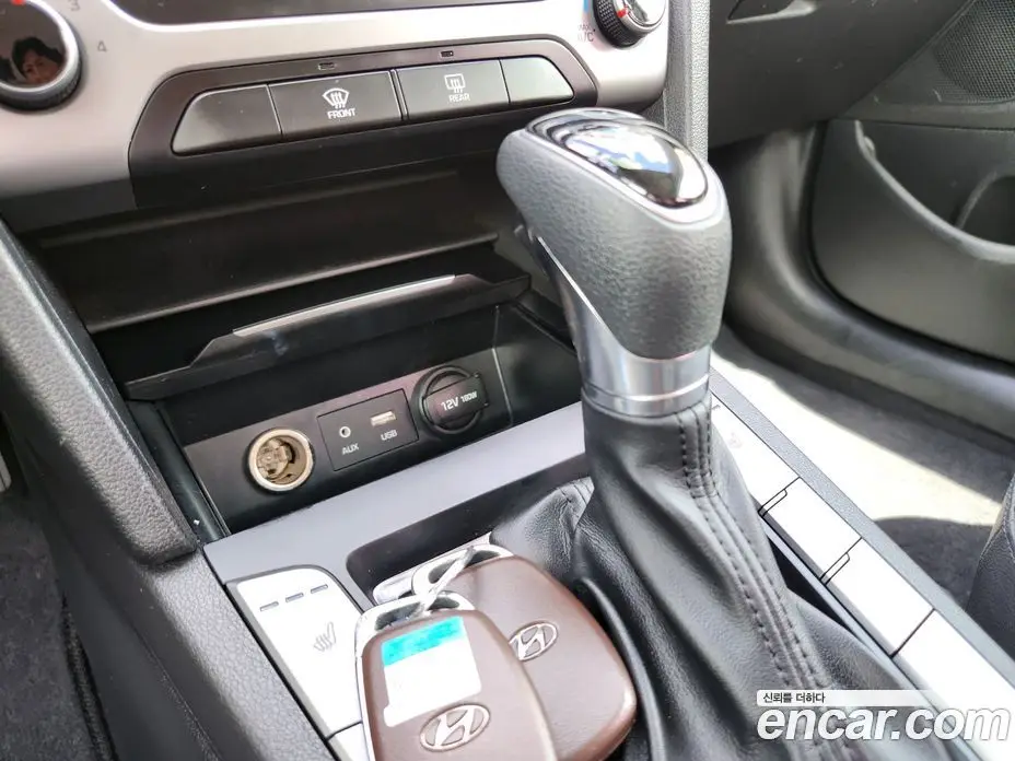 Hyundai Avante 2018 1.6 автомат (гидро), фото 9