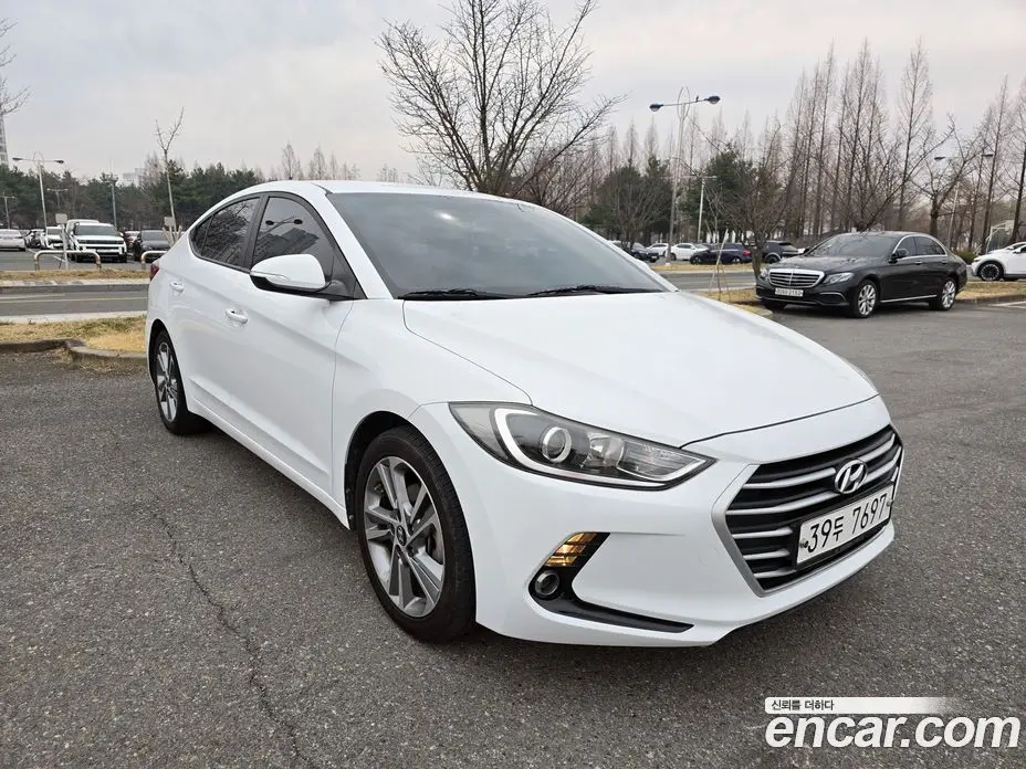 Hyundai Avante 2018 1.6 автомат (гидро), фото 17