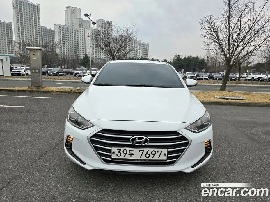 Hyundai Avante 2018 1.6 автомат (гидро), фото 3
