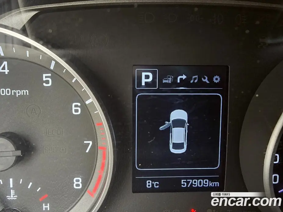 Hyundai Avante 2018 1.6 автомат (гидро), фото 5