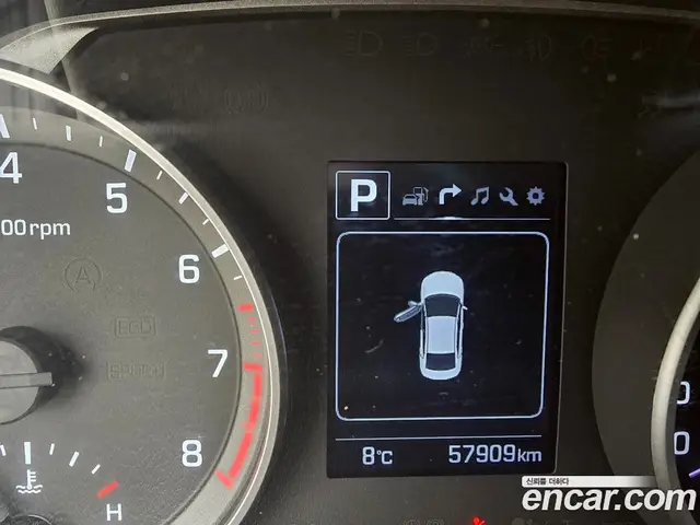 Hyundai Avante 2018 1.6 автомат (гидро), миниатюра 5