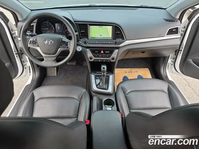 Hyundai Avante 2018 1.6 автомат (гидро), миниатюра 6