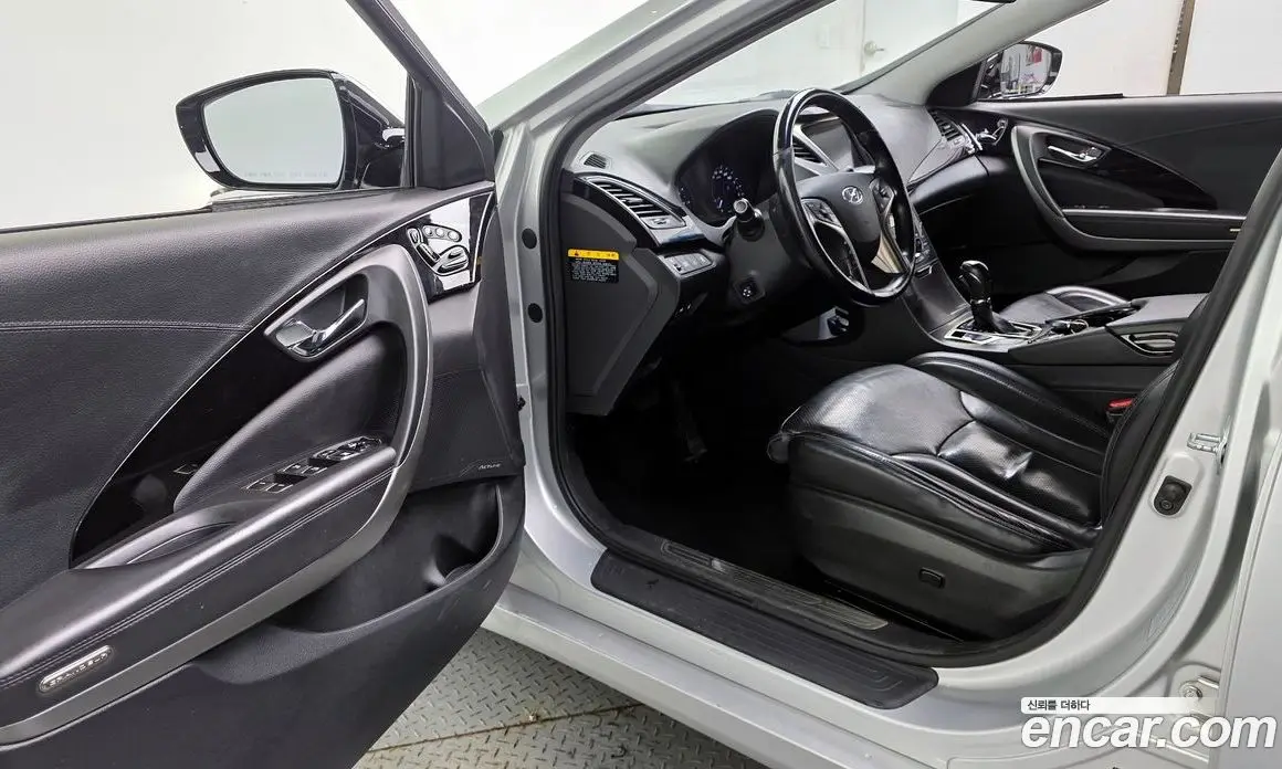 Hyundai Grandeur 2013 3.0 автомат (гидро), фото 13