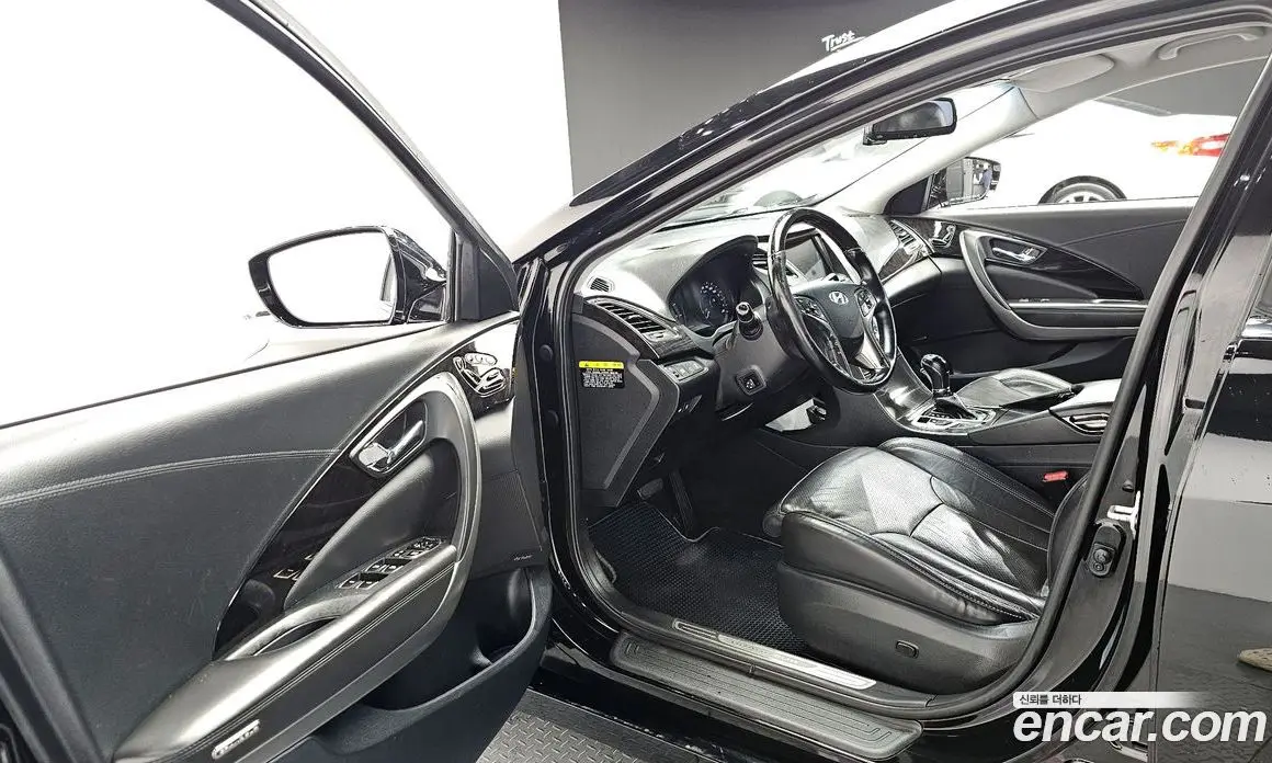 Hyundai Grandeur 2013 3.0 автомат (гидро), фото 11