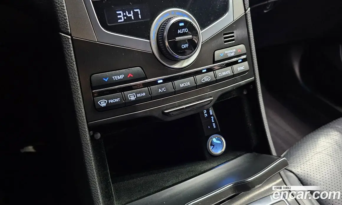 Hyundai Grandeur 2015 2.2 автомат (гидро), фото 20