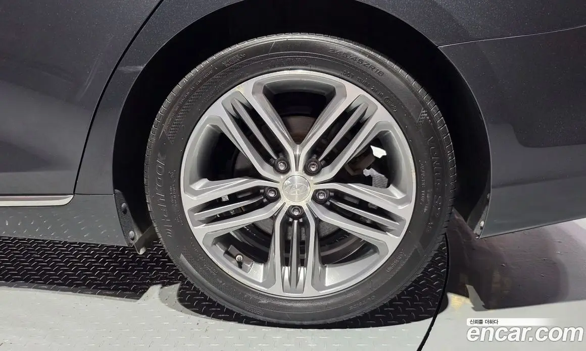 Hyundai Grandeur 2017 2.4 автомат (гидро), фото 7
