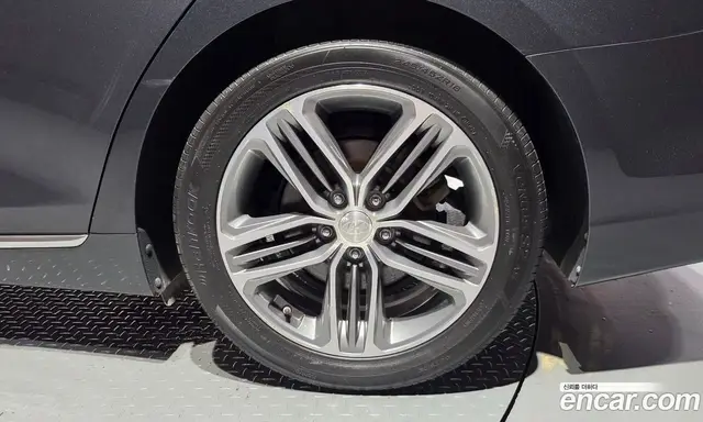 Hyundai Grandeur 2017 2.4 автомат (гидро), миниатюра 7