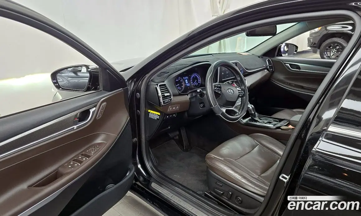 Hyundai Grandeur 2017 2.4 автомат (гидро), фото 10