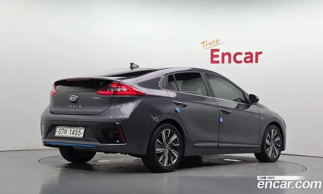 Hyundai Ioniq 2017 1.6 автомат (гидро), миниатюра 2