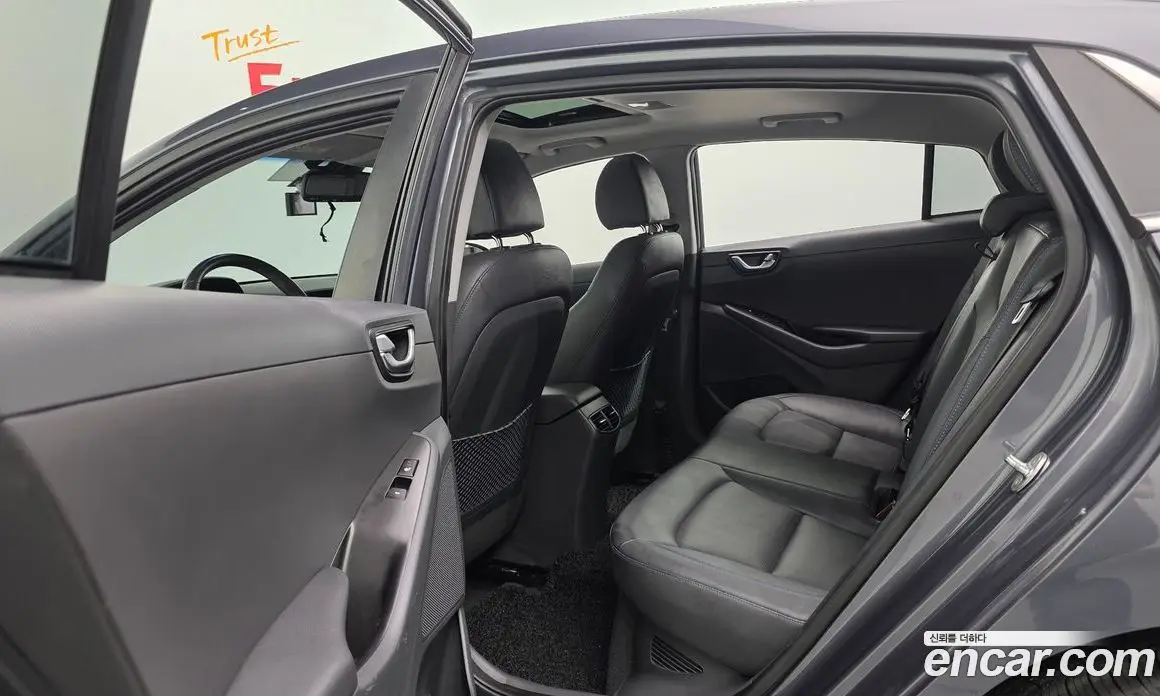 Hyundai Ioniq 2017 1.6 автомат (гидро), фото 18