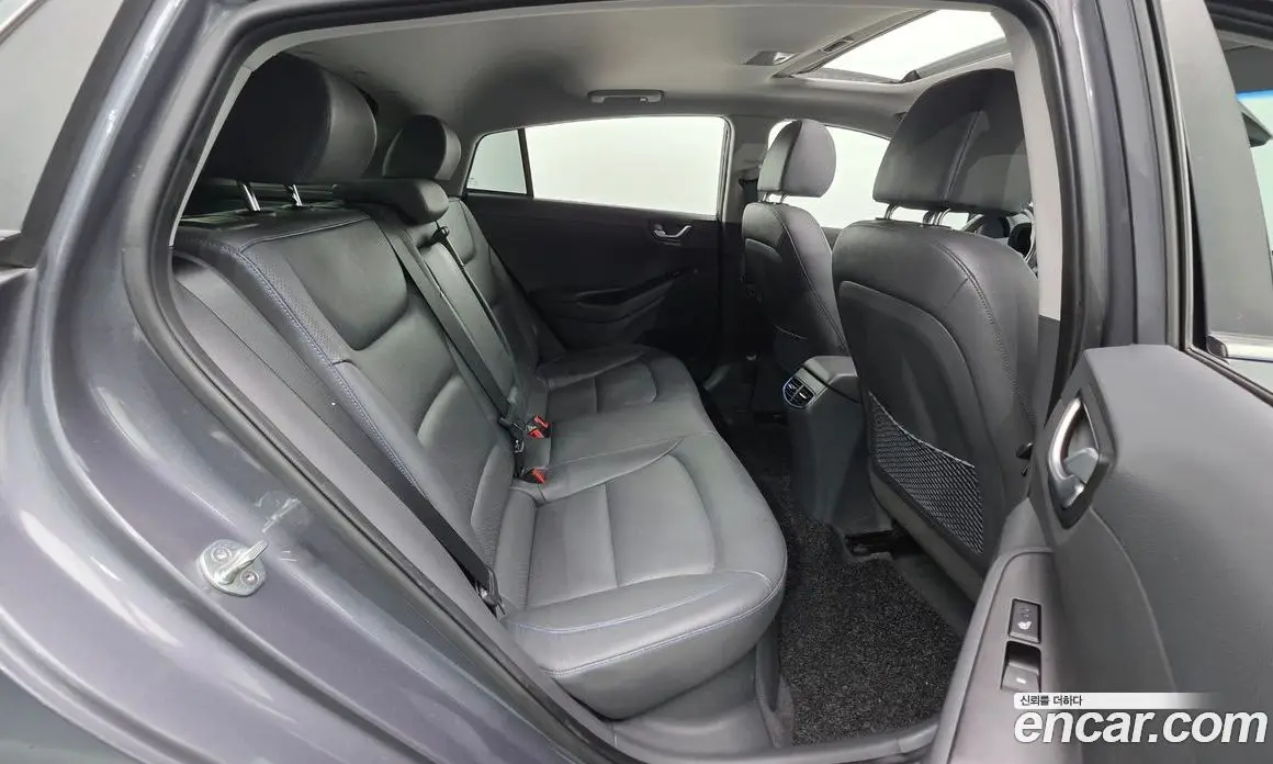 Hyundai Ioniq 2017 1.6 автомат (гидро), фото 19