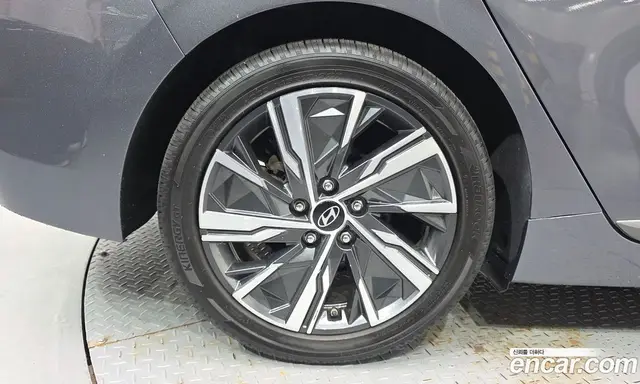 Hyundai Ioniq 2017 1.6 автомат (гидро), миниатюра 5