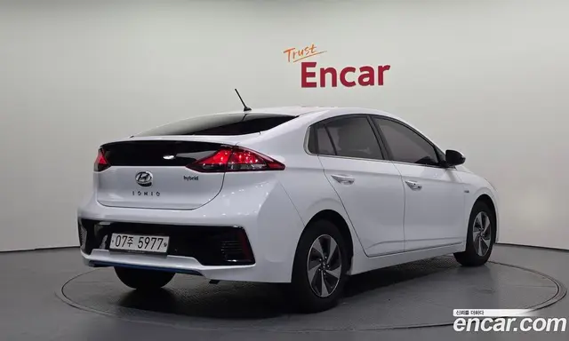 Hyundai Ioniq 2019 1.6 автомат (гидро), миниатюра 2