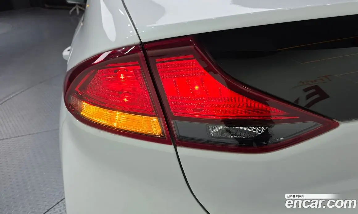 Hyundai Ioniq 2019 1.6 автомат (гидро), фото 9