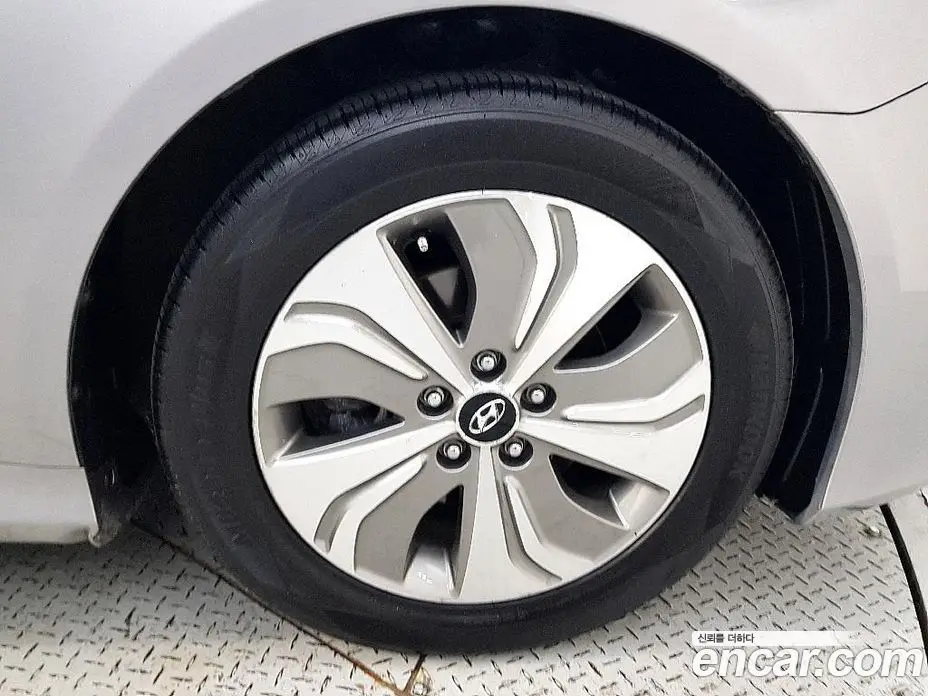 Hyundai Sonata 2014 2.0 автомат (гидро), фото 20
