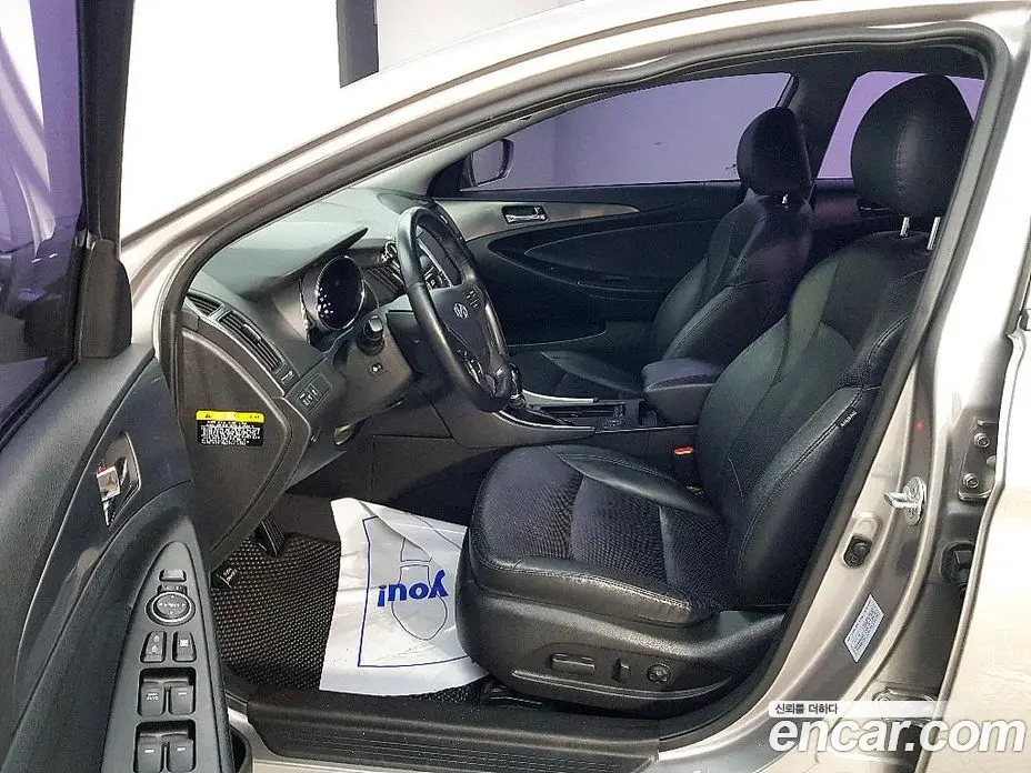 Hyundai Sonata 2014 2.0 автомат (гидро), фото 8