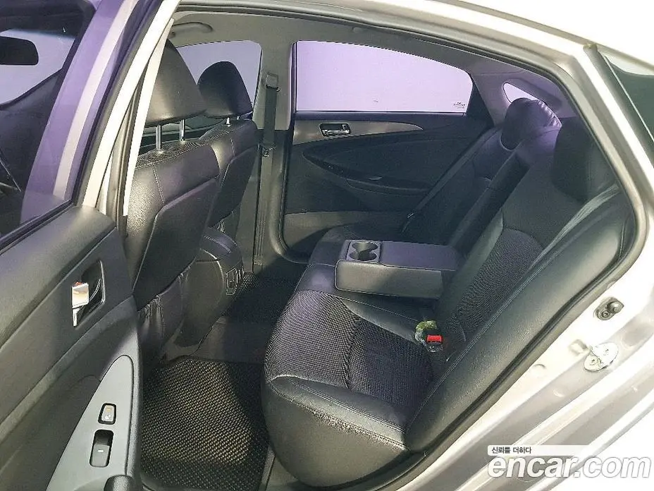 Hyundai Sonata 2014 2.0 автомат (гидро), фото 9