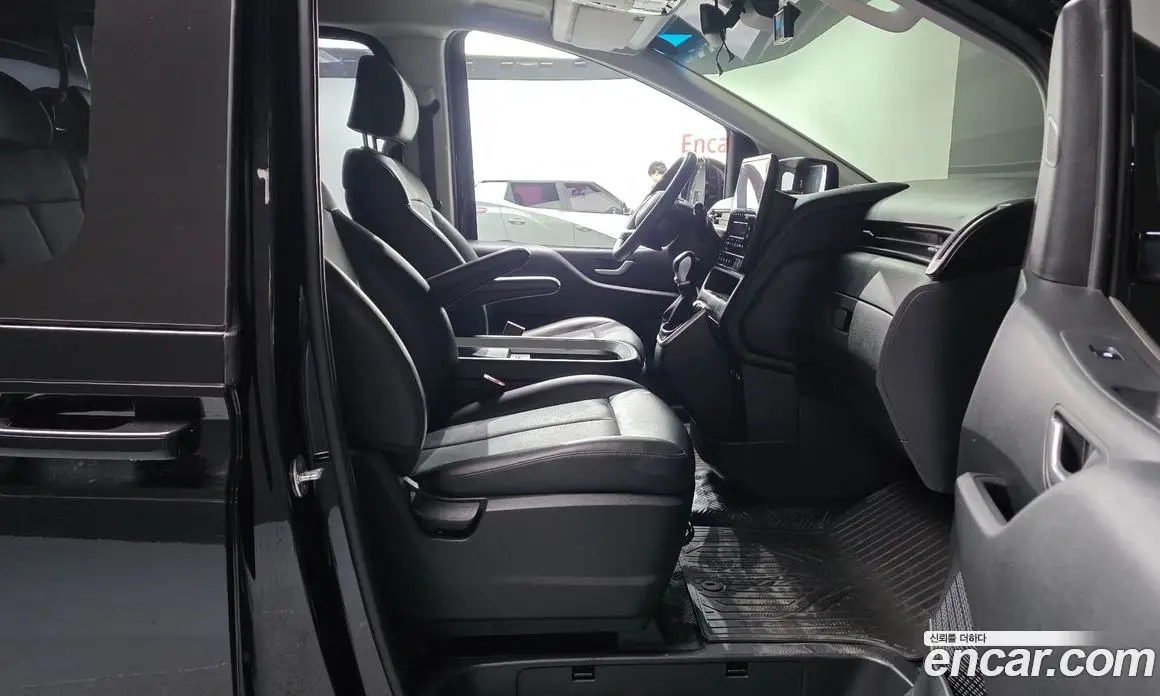 Hyundai Staria 2022 2.2 автомат (гидро), фото 11
