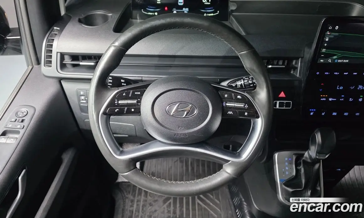 Hyundai Staria 2022 2.2 автомат (гидро), фото 13