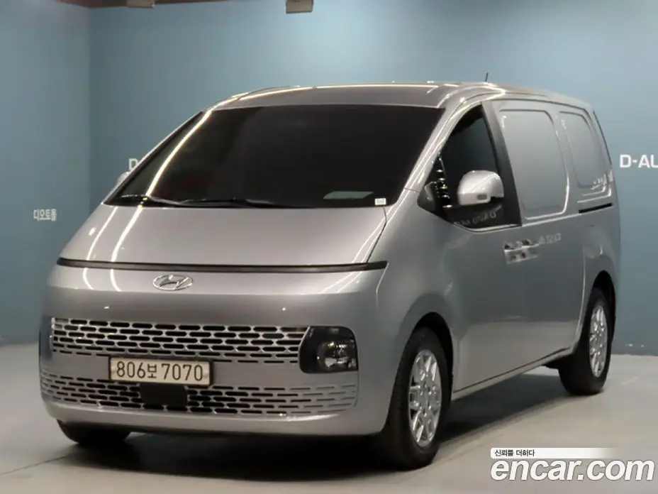 Hyundai Staria 2022 2.2 автомат (гидро), фото 15