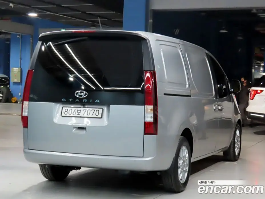 Hyundai Staria 2022 2.2 автомат (гидро), фото 19