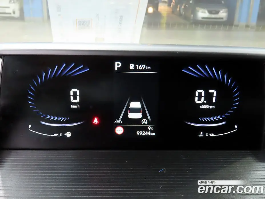 Hyundai Staria 2022 2.2 автомат (гидро), фото 6