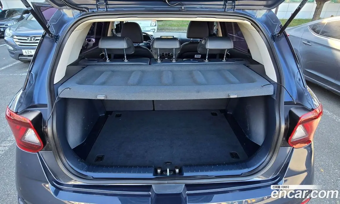 Hyundai Venue 2019 1.6 автомат (гидро), фото 16