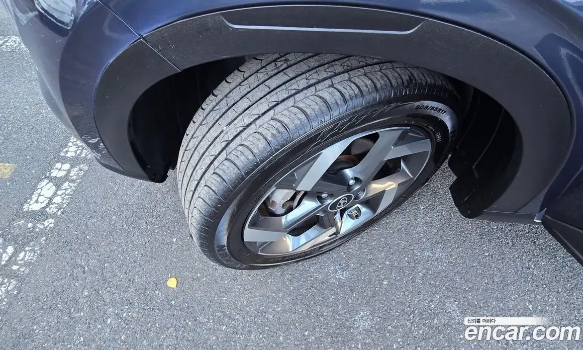 Hyundai Venue 2019 1.6 автомат (гидро), фото 18