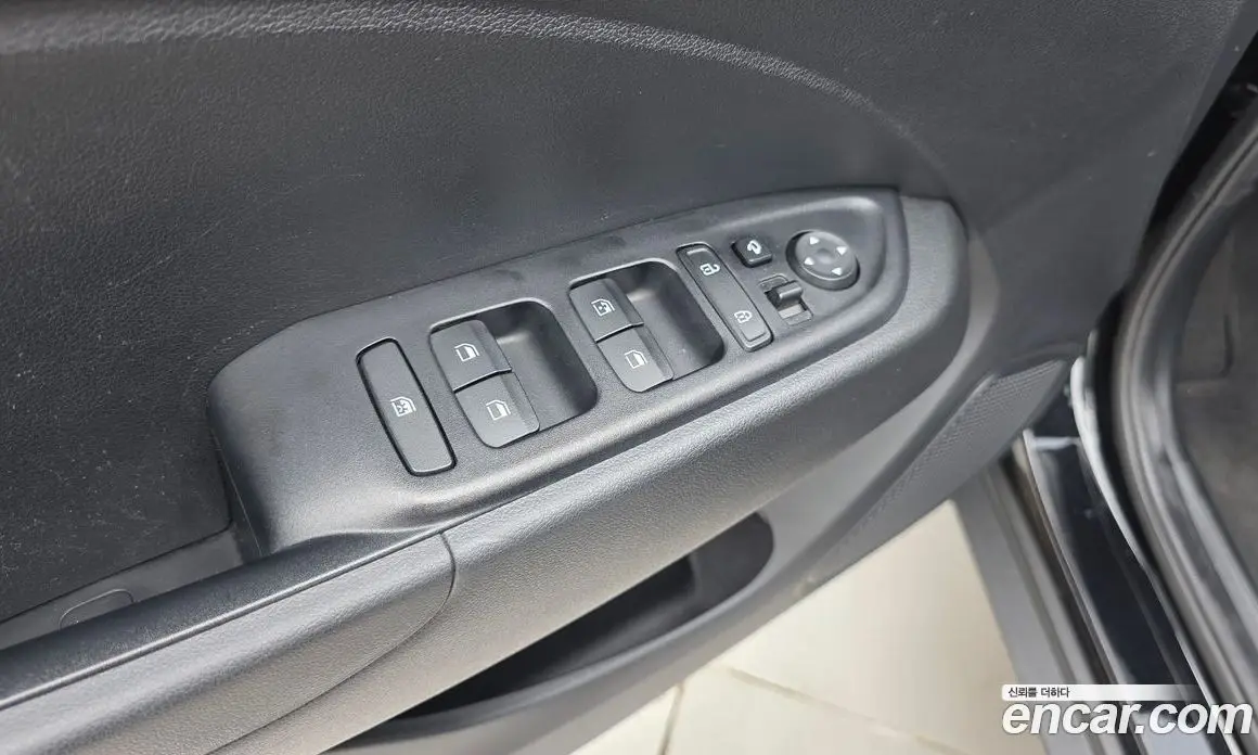 Hyundai Venue 2020 1.6 автомат (гидро), фото 17