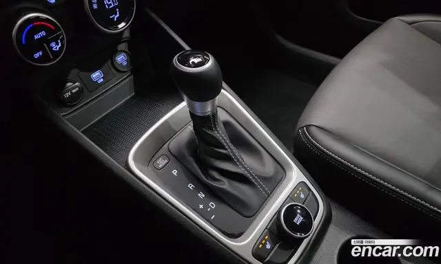 Hyundai Venue 2021 1.6 автомат (гидро), миниатюра 9