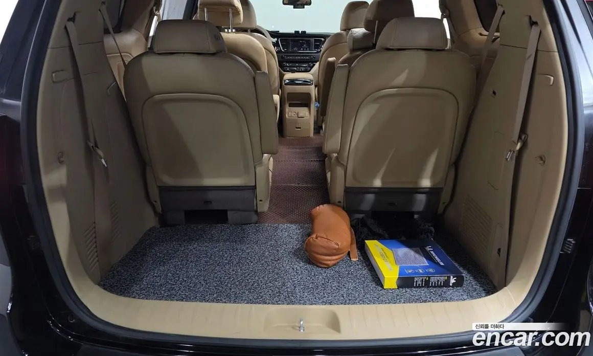 Kia Carnival 2018 2.2 автомат (гидро), фото 20 Kia Carnival 2018 2.2 автомат (гидро), фото 20