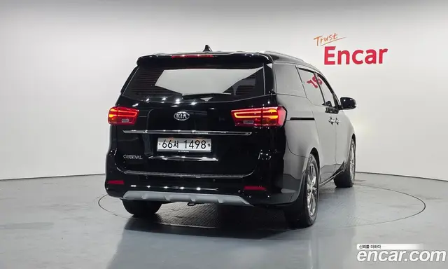 Kia Carnival 2018 2.2 автомат (гидро), миниатюра 4 Kia Carnival 2018 2.2 автомат (гидро), миниатюра 4