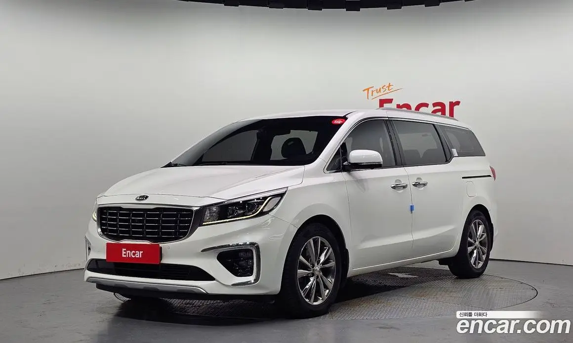 Kia Carnival 2018 2.2 автомат (гидро), фото 1 Kia Carnival 2018 2.2 автомат (гидро), фото 1