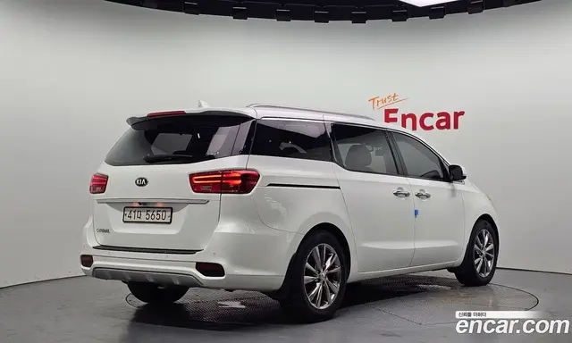 Kia Carnival 2018 2.2 автомат (гидро), миниатюра 2 Kia Carnival 2018 2.2 автомат (гидро), миниатюра 2