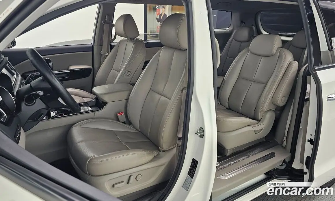 Kia Carnival 2018 2.2 автомат (гидро), фото 13 Kia Carnival 2018 2.2 автомат (гидро), фото 13