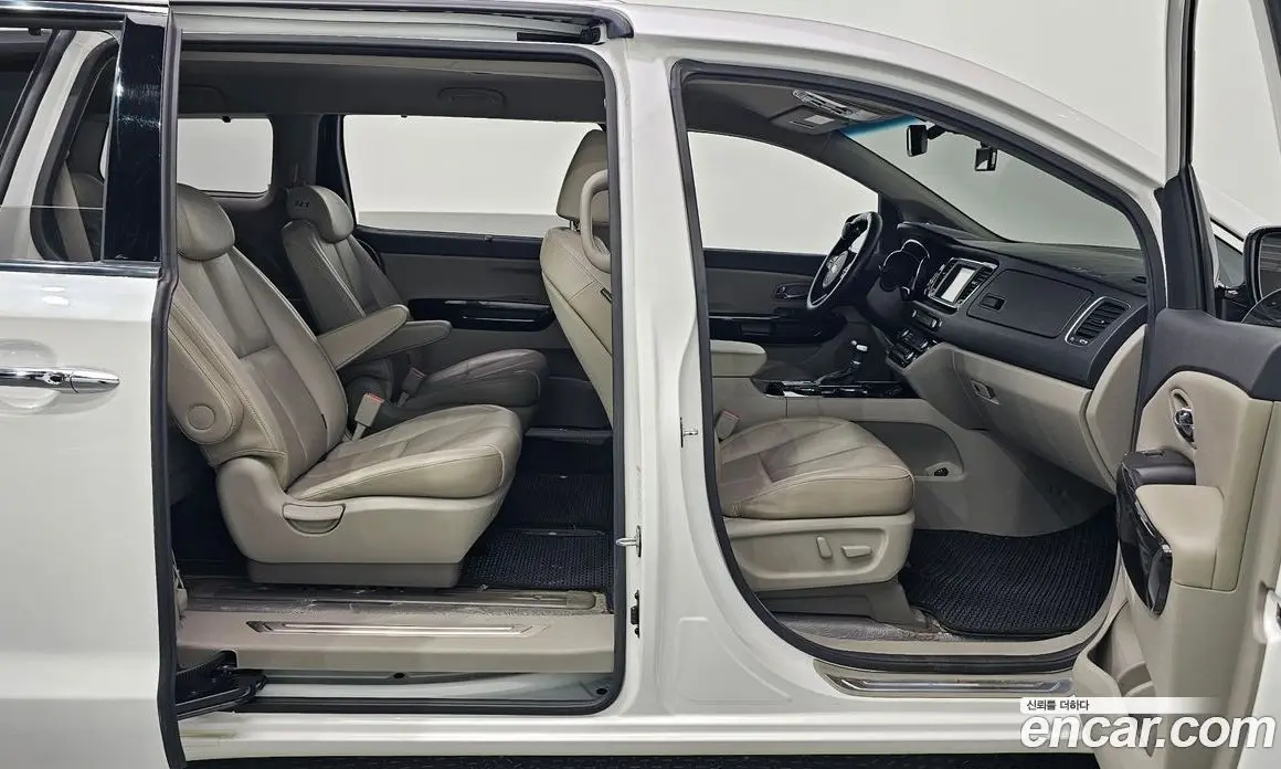 Kia Carnival 2018 2.2 автомат (гидро), фото 16 Kia Carnival 2018 2.2 автомат (гидро), фото 16