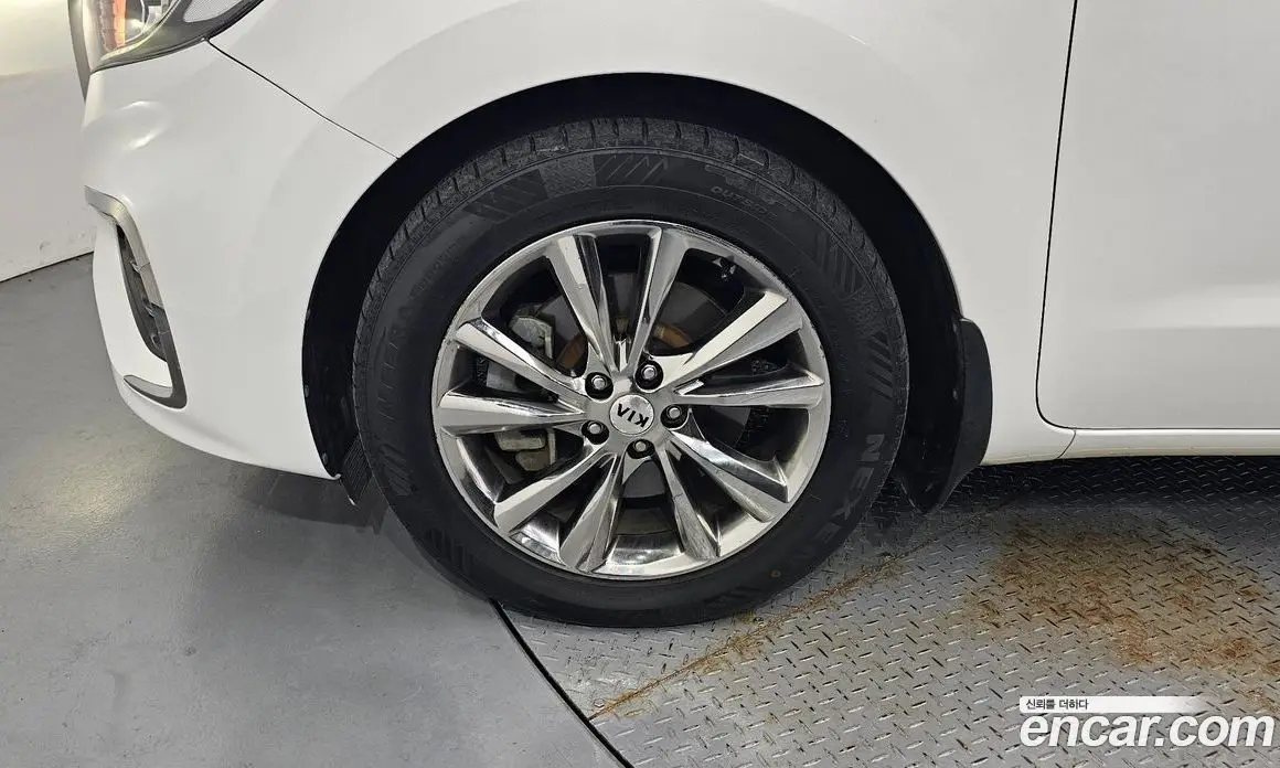 Kia Carnival 2018 2.2 автомат (гидро), фото 5 Kia Carnival 2018 2.2 автомат (гидро), фото 5