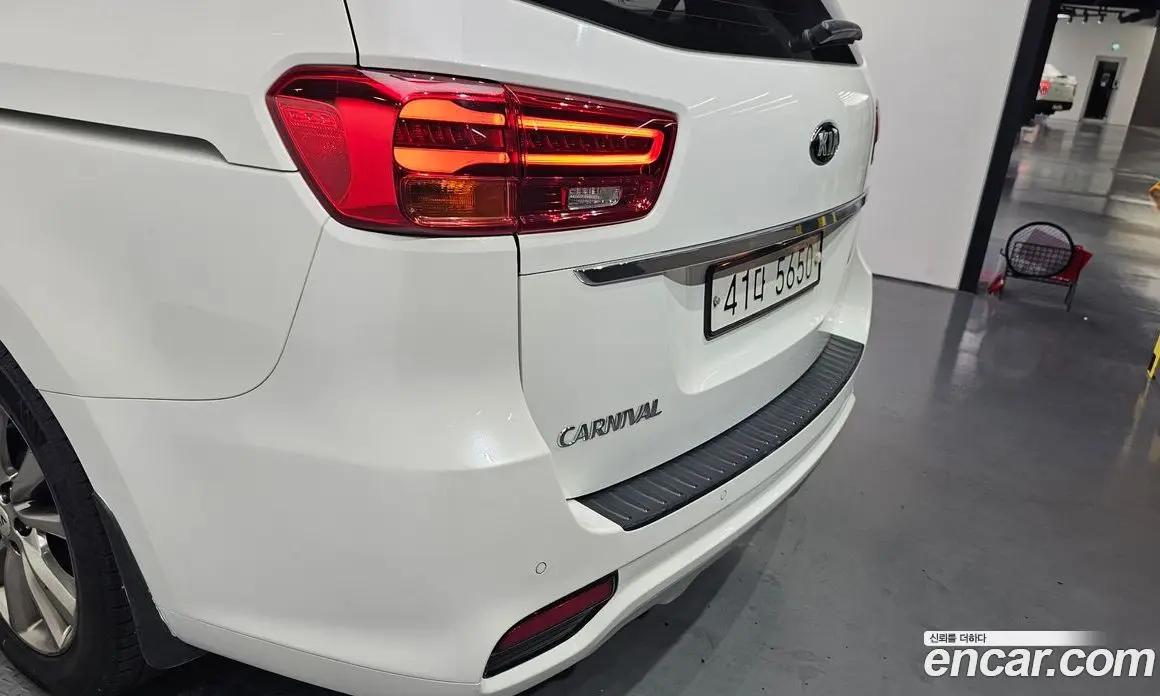 Kia Carnival 2018 2.2 автомат (гидро), фото 9 Kia Carnival 2018 2.2 автомат (гидро), фото 9