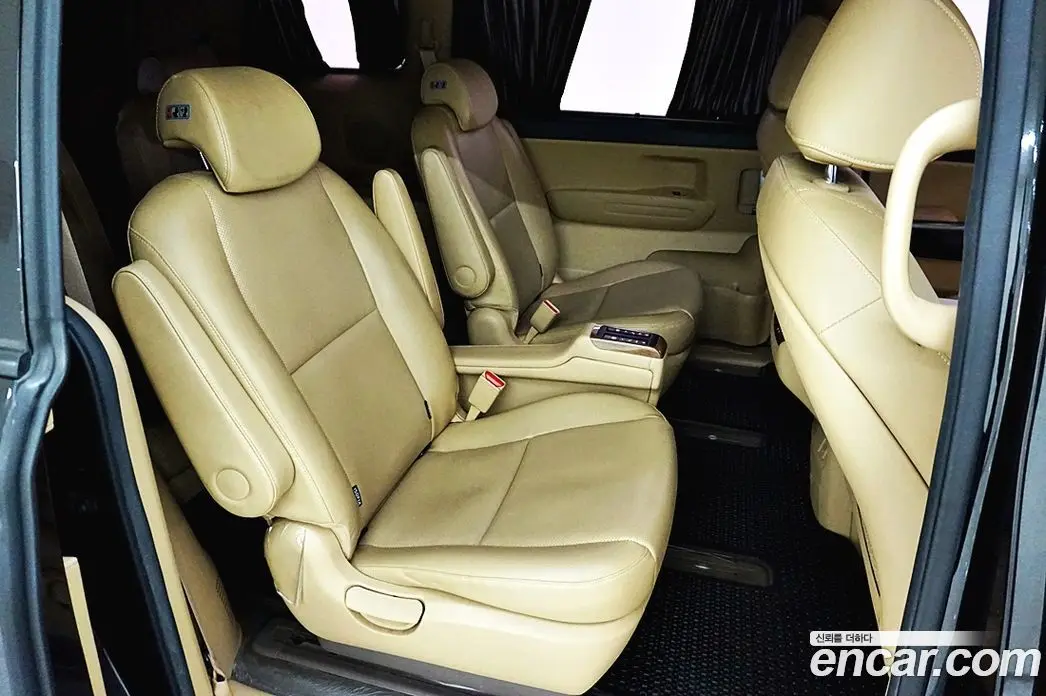 Kia Carnival 2018 2.2 автомат (гидро), фото 18 Kia Carnival 2018 2.2 автомат (гидро), фото 18