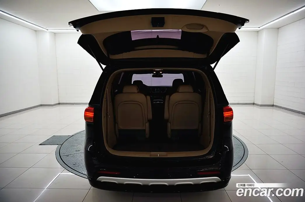 Kia Carnival 2018 2.2 автомат (гидро), фото 19 Kia Carnival 2018 2.2 автомат (гидро), фото 19