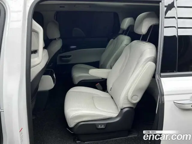 Kia Carnival 2023 3.5 автомат (гидро), миниатюра 6 Kia Carnival 2023 3.5 автомат (гидро), миниатюра 6