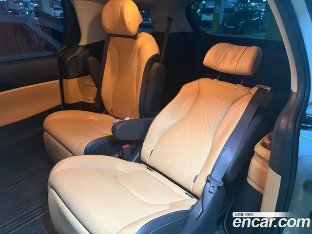 Kia Carnival 2023 2.2 автомат (гидро), миниатюра 5