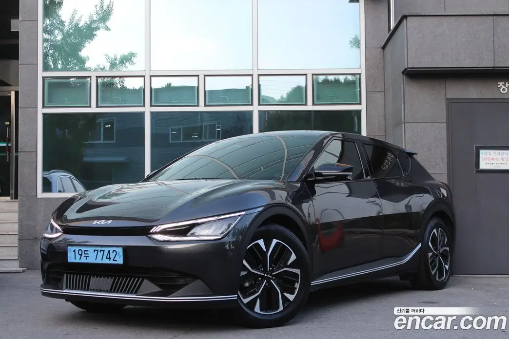 Kia EV6 2022 0.1 автомат (гидро), фото 1 Kia EV6 2022 0.1 автомат (гидро), фото 1