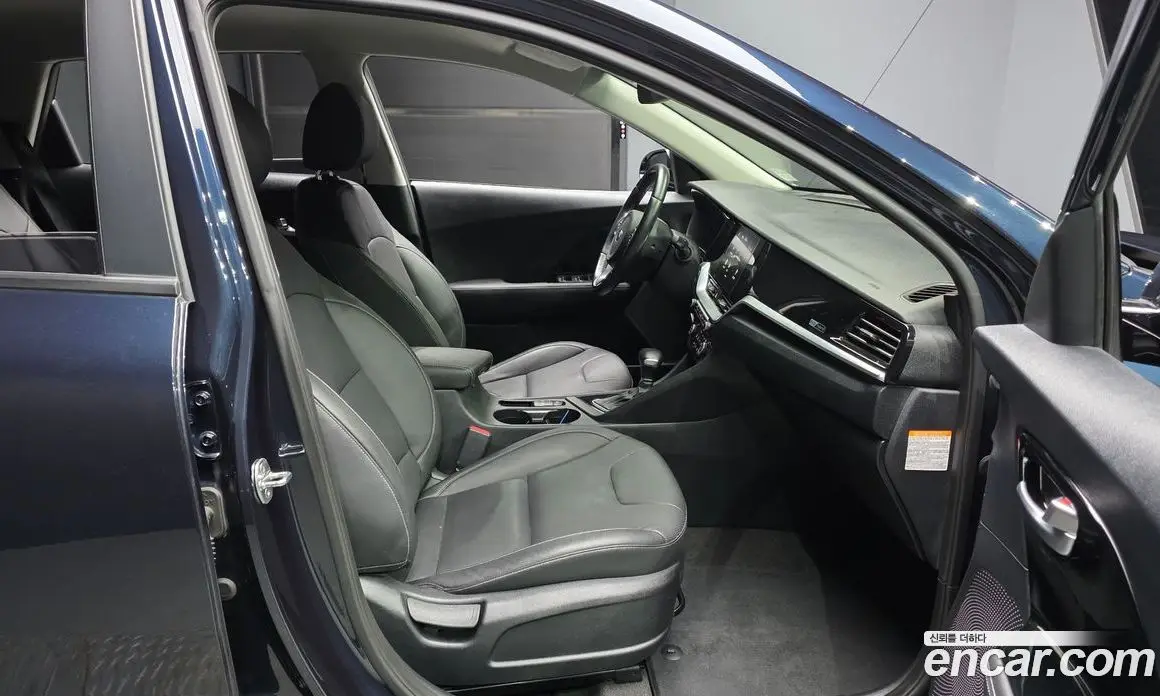 Kia Niro 2019 1.6 автомат (гидро), фото 11