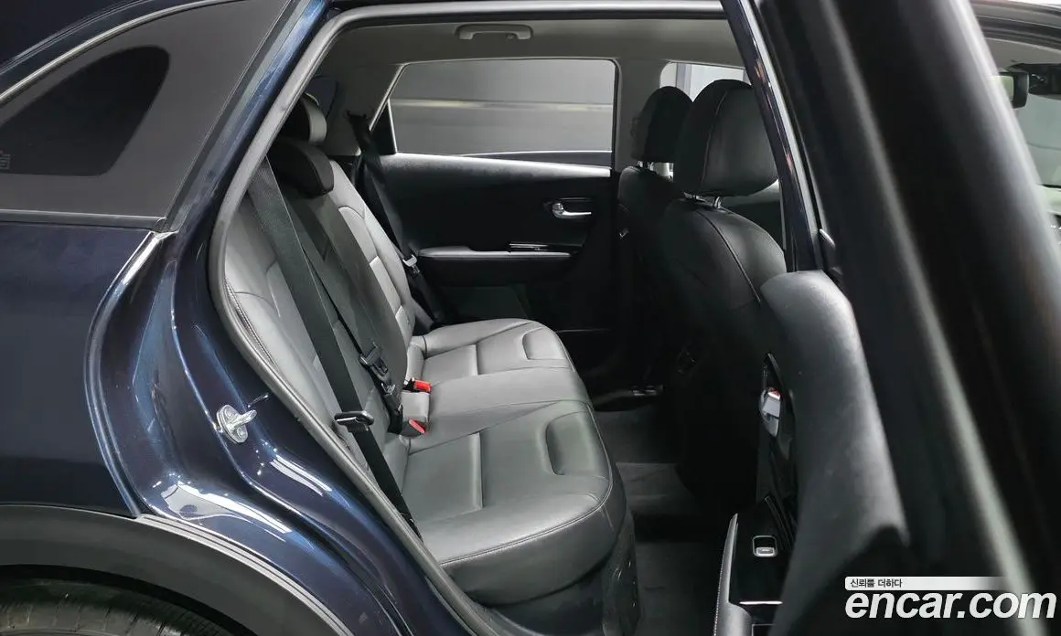 Kia Niro 2019 1.6 автомат (гидро), фото 12