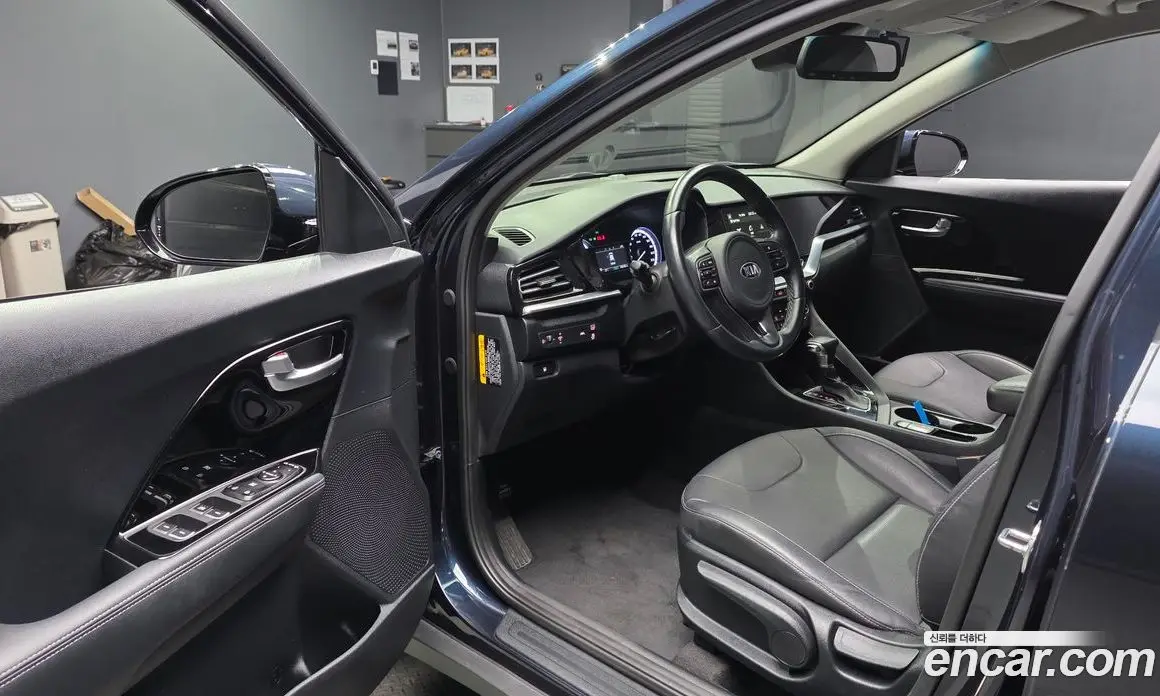 Kia Niro 2019 1.6 автомат (гидро), фото 10