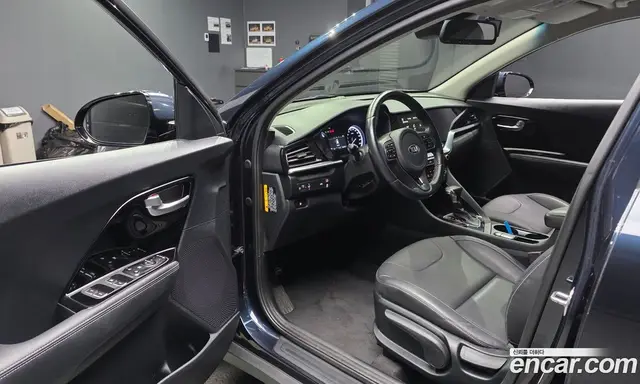 Kia Niro 2019 1.6 автомат (гидро), миниатюра 10