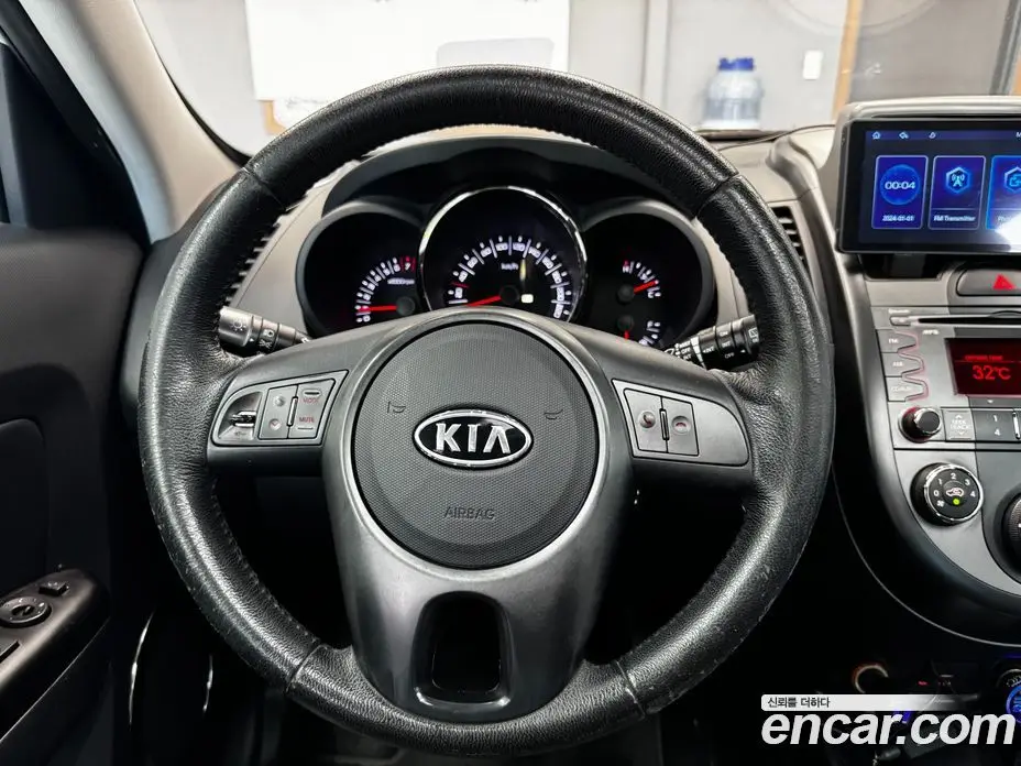 Kia Soul 2010 1.6 автомат (гидро), фото 13