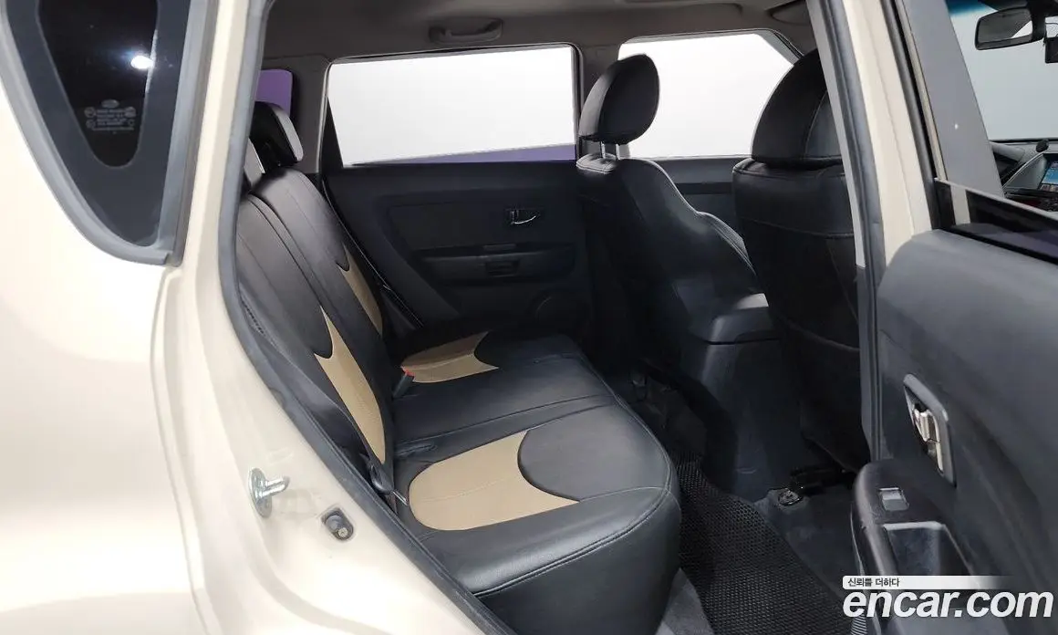 Kia Soul 2011 1.6 автомат (гидро), фото 11